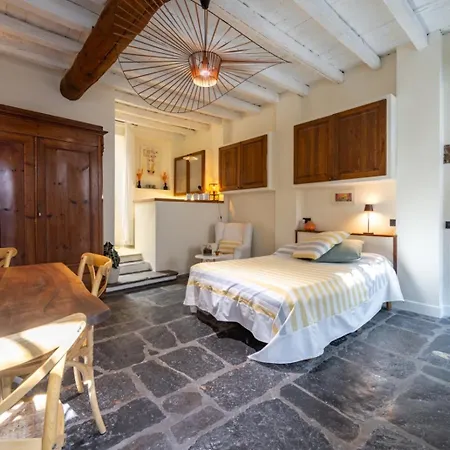 Navigli Authentic Charm In A Historic Apartment Milan